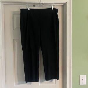 Chico's Pull on Black Capri Pants  Size 2.5 (14)